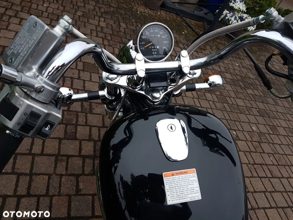 Suzuki Intruder - 6