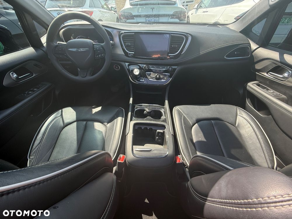 Chrysler Pacifica - 9