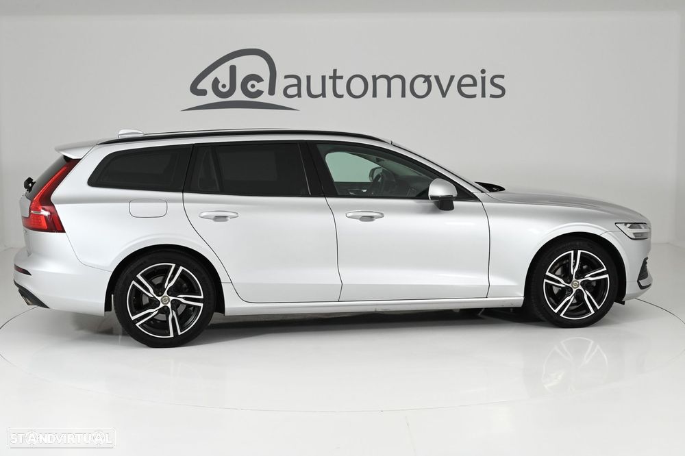 Volvo V60 2.0 D3 Momentum Geartronic - 7