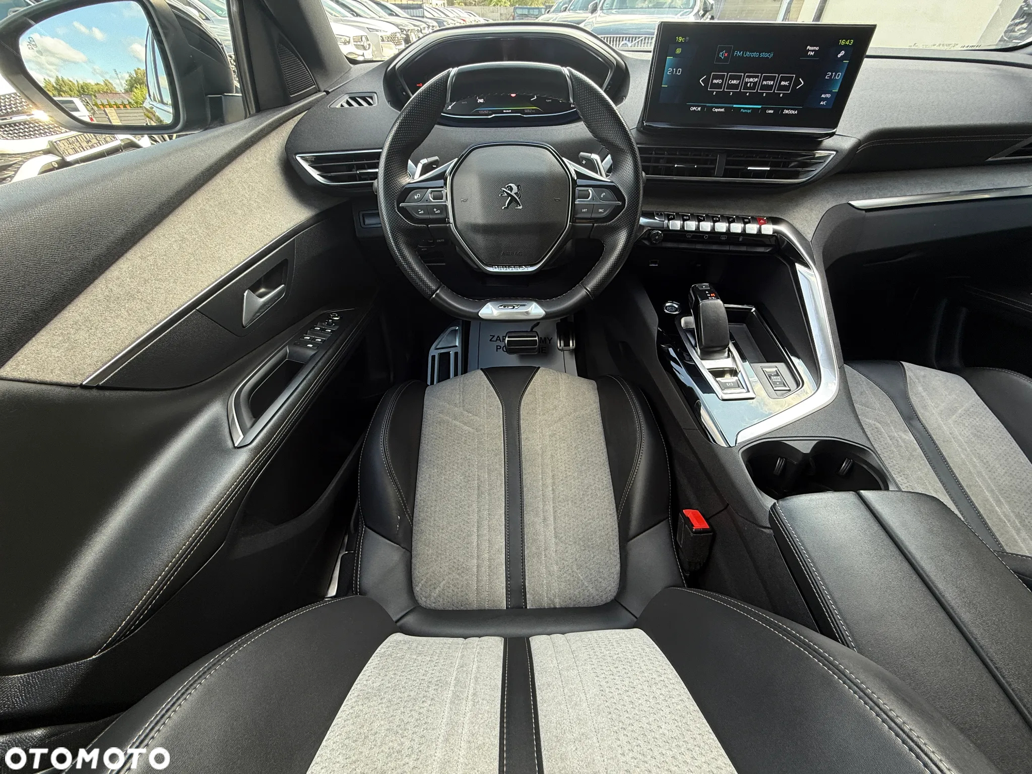 Peugeot 3008 Plug-In Hybrid 225 e-EAT8 GT - 37