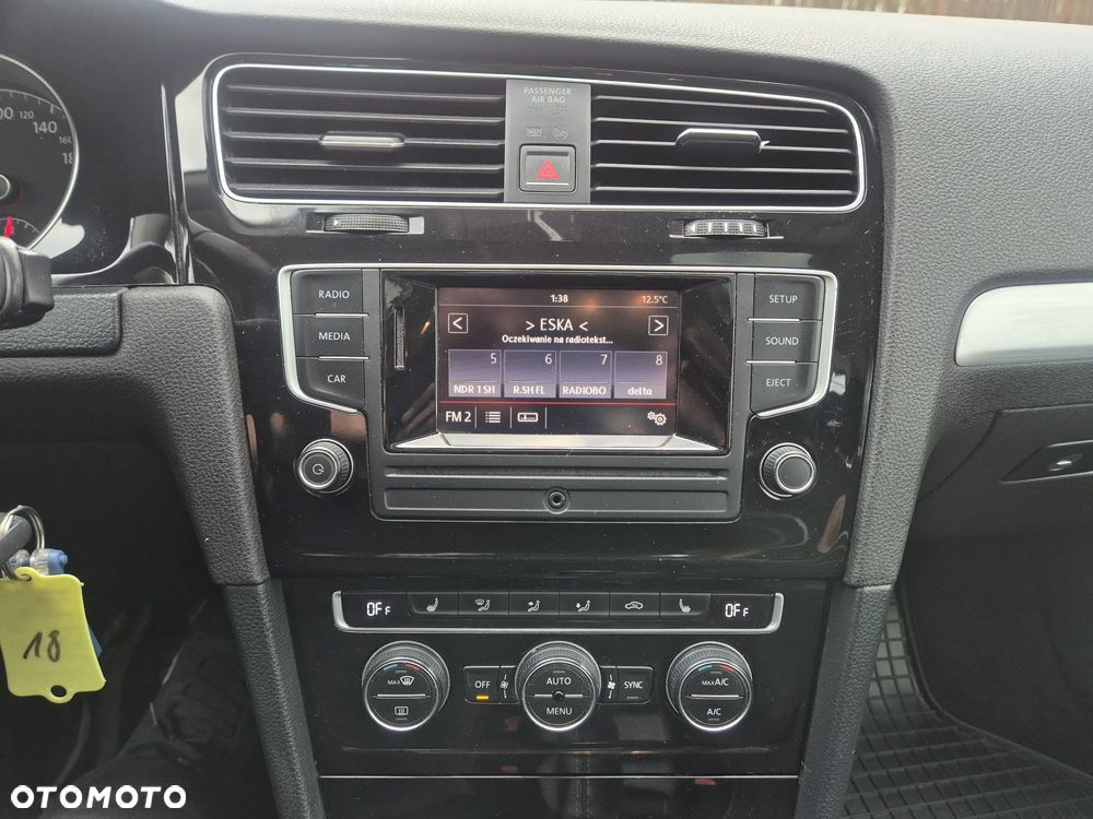 Volkswagen Golf - 30