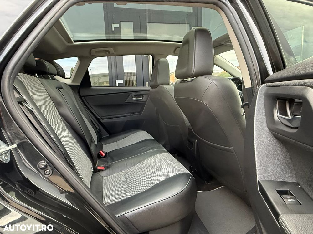 Toyota Auris 1.8 L VVT-i Hybrid Sol + - 14