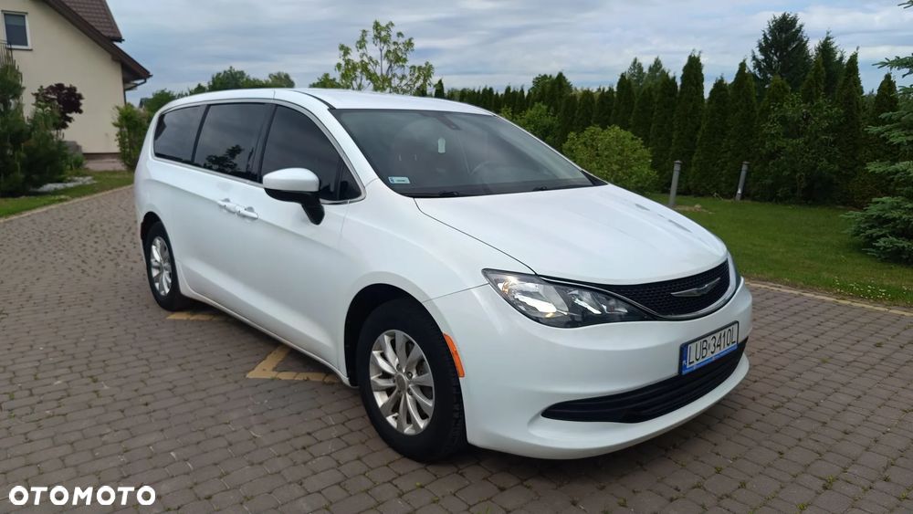 Chrysler Pacifica - 2