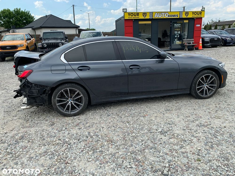 BMW Seria 3 330i xDrive - 7