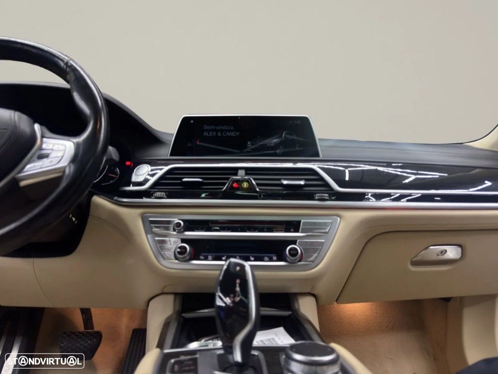 BMW 740 d xDrive Pack M - 13