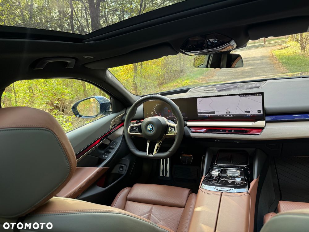 BMW Seria 5 550e xDrive PHEV M Sport - 34
