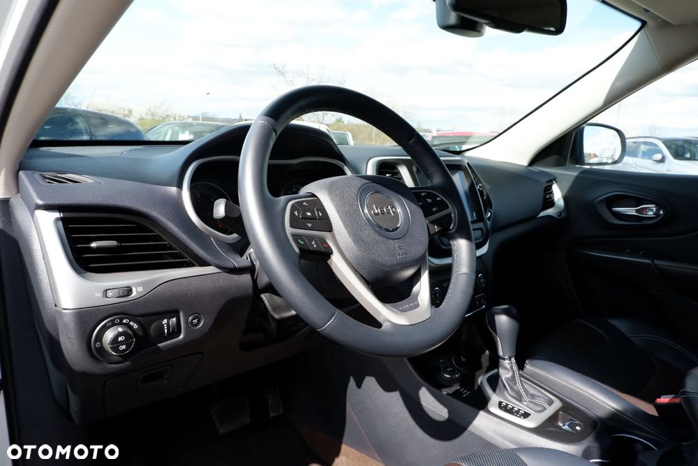 Jeep Cherokee 2.2 MJD Active Drive I Limited - 24