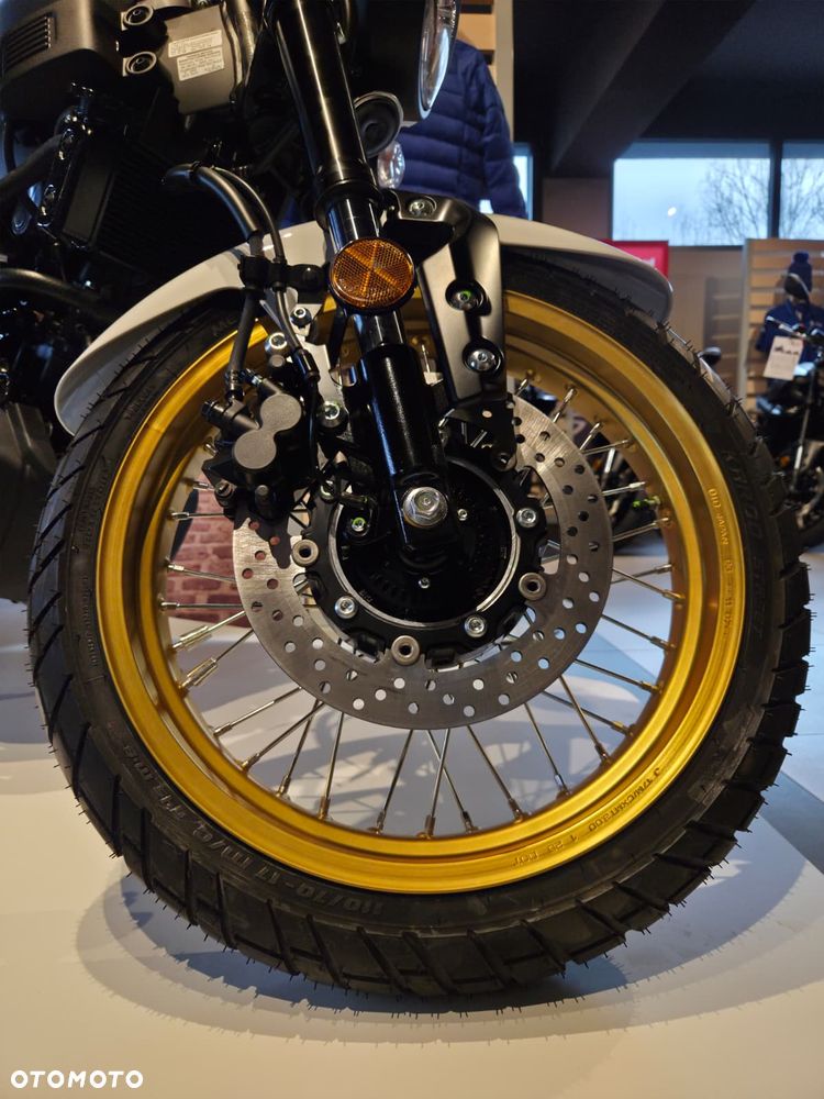 Yamaha XSR - 18