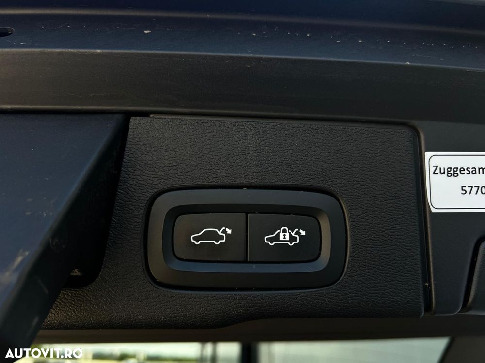 Volvo XC 60 B4 MHEV AT AWD Core - 14