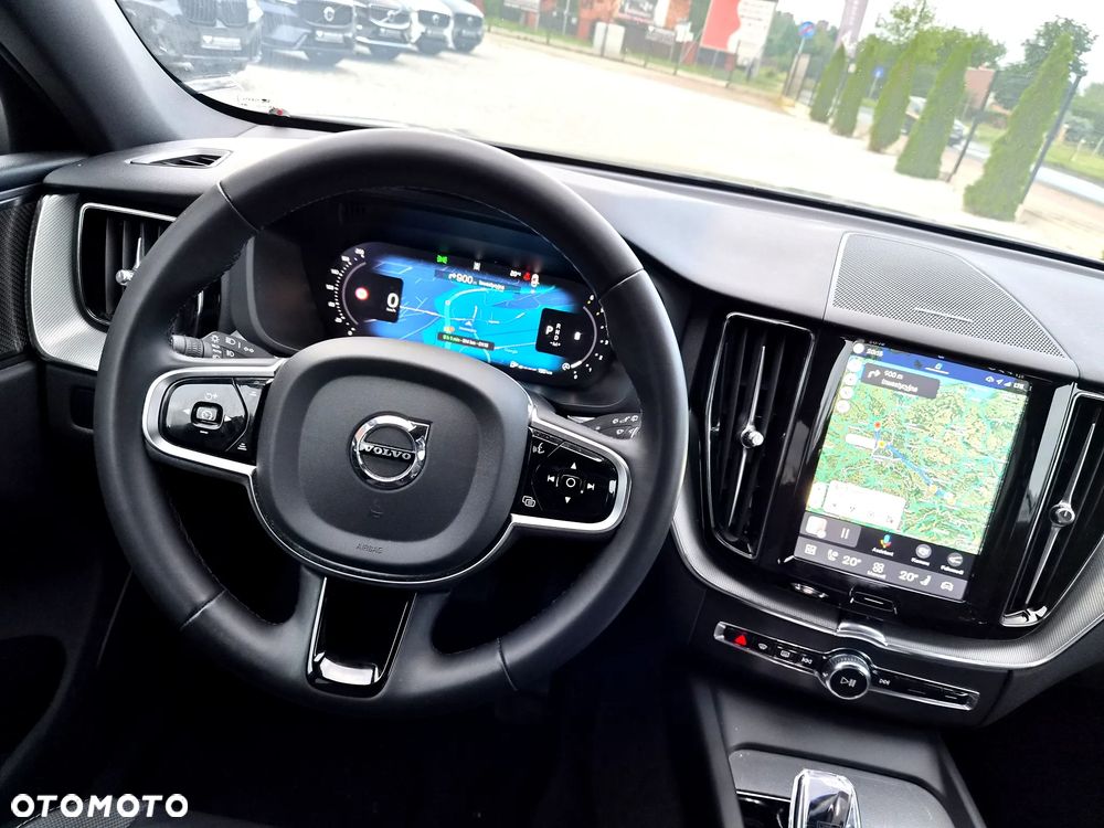 Volvo XC 60 B4 D AWD Plus Dark - 12