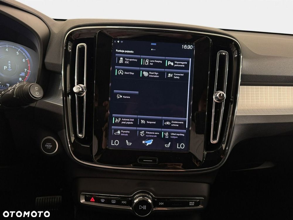 Volvo XC 40 - 25