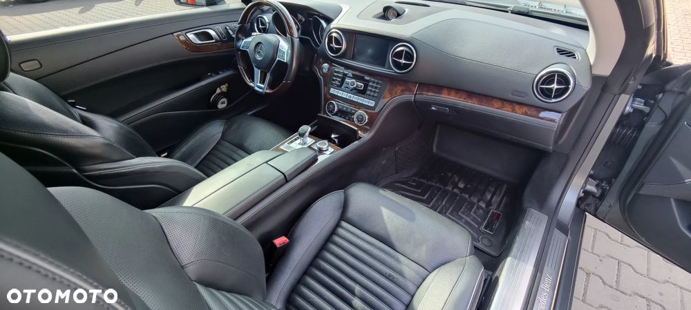 Mercedes-Benz SL - 11