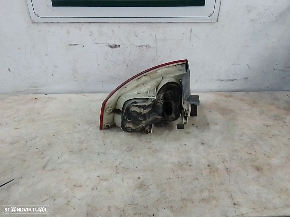 Farolim Stop Dto Audi A4 (8Ec, B7) - 3