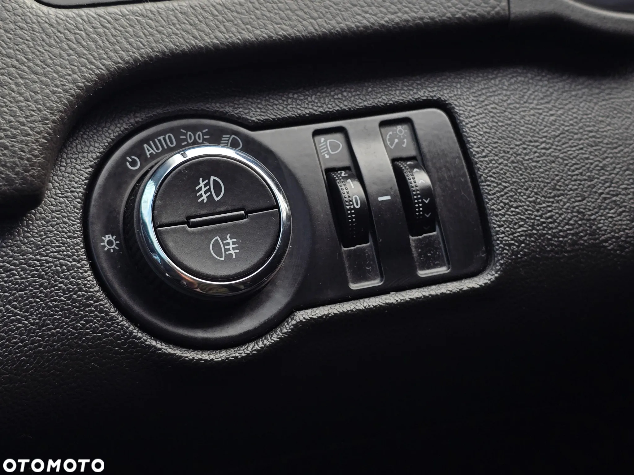 Opel Insignia 2.0 CDTI Cosmo - 28