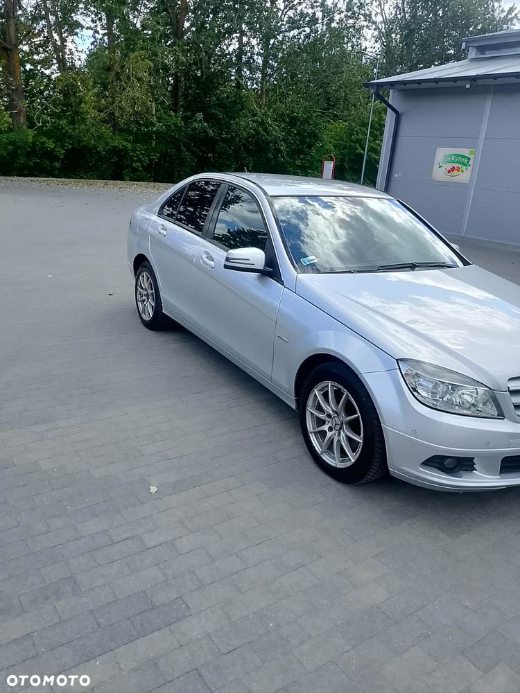 Mercedes-Benz Klasa C 180 CGI BlueEFFICIENCY - 3