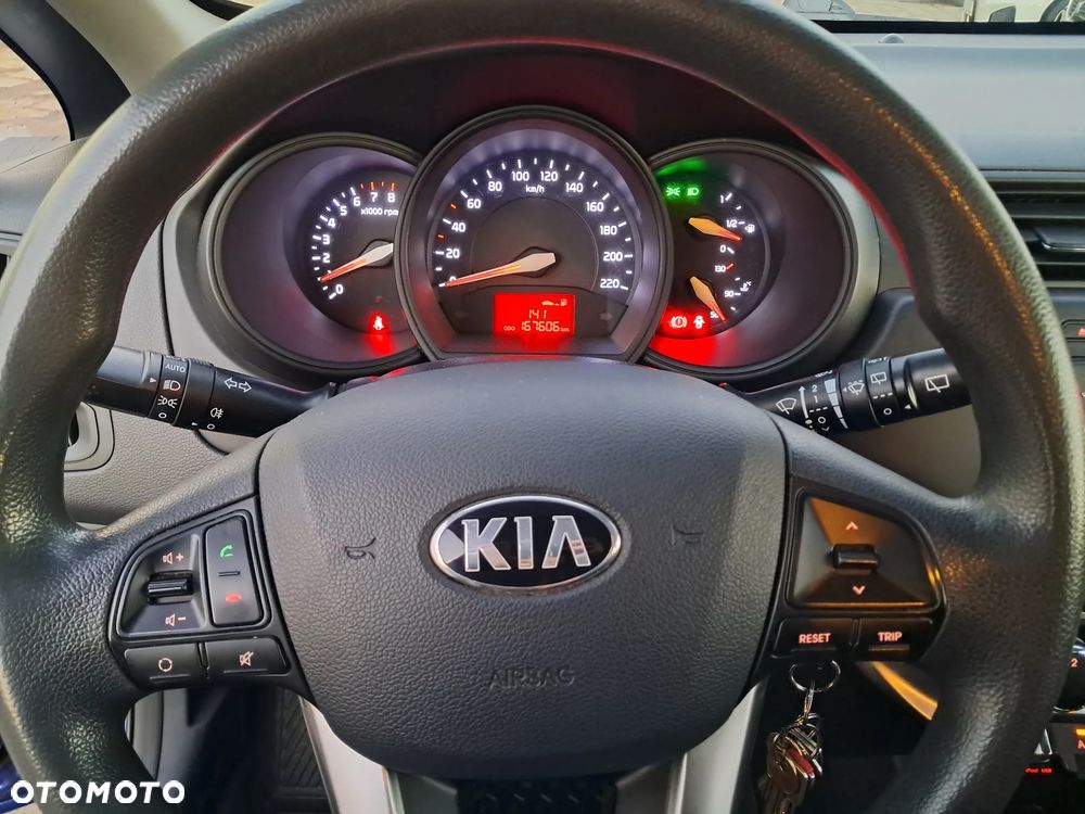 Kia Rio - 9