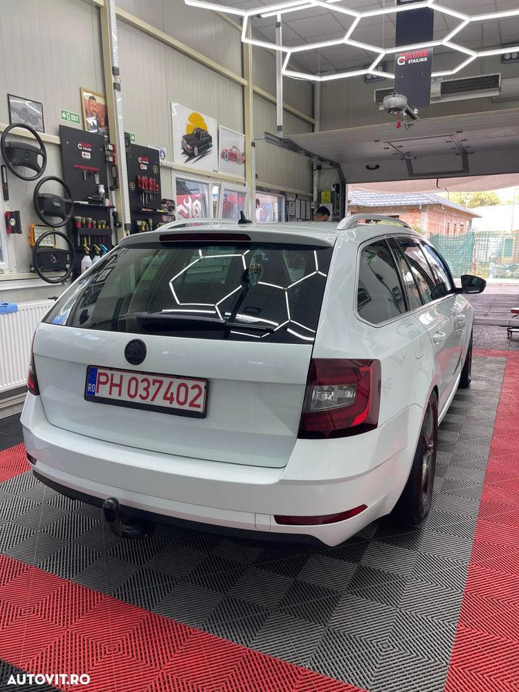 Skoda Octavia Combi Diesel 1.6 TDI DSG Style - 13