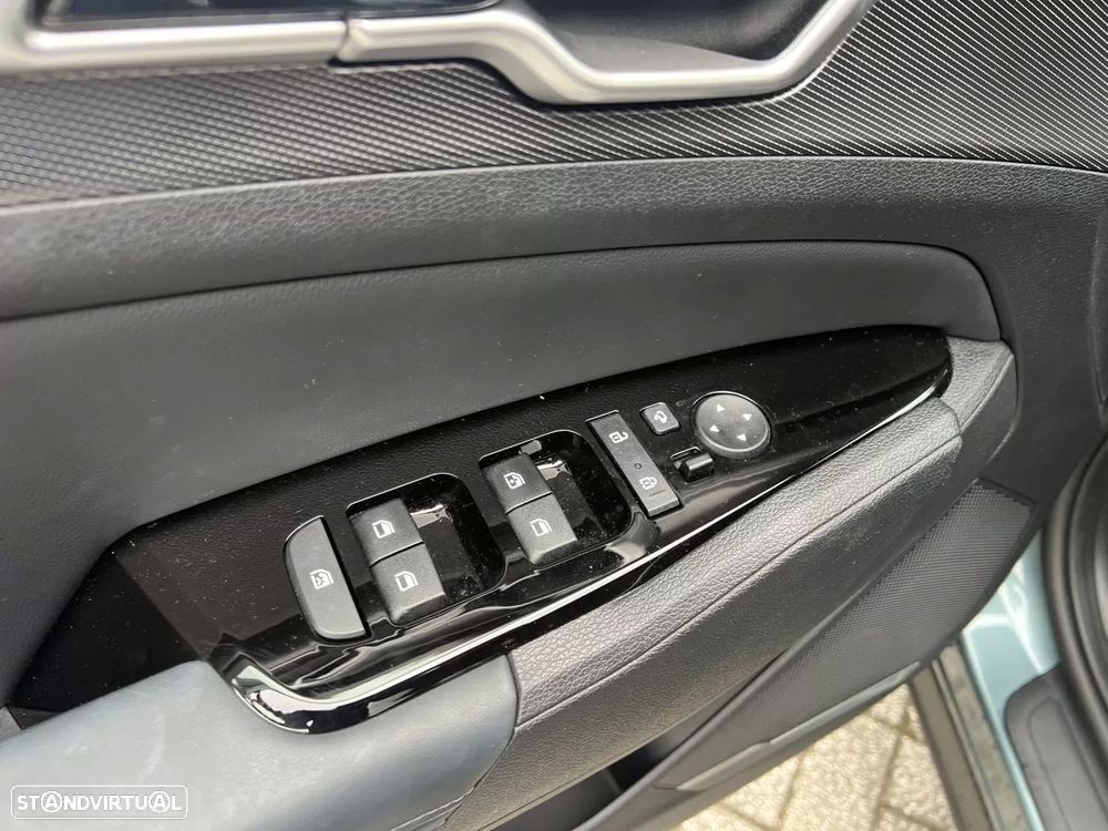 Kia Sportage 1.6 T-GDi PHEV Tech - 16