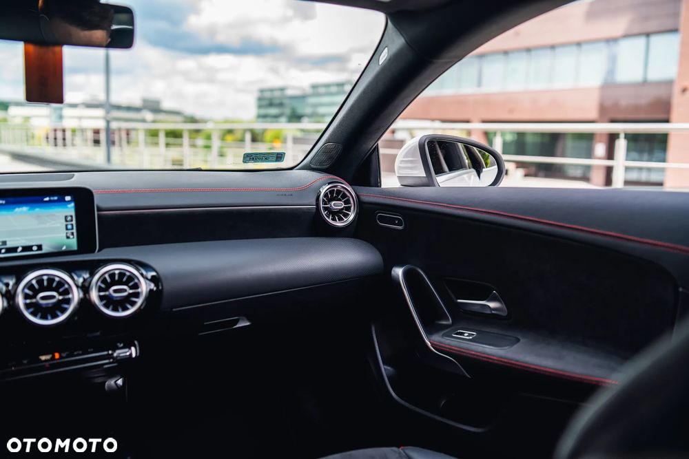 Mercedes-Benz CLA 200 AMG Line 7G-DCT - 15