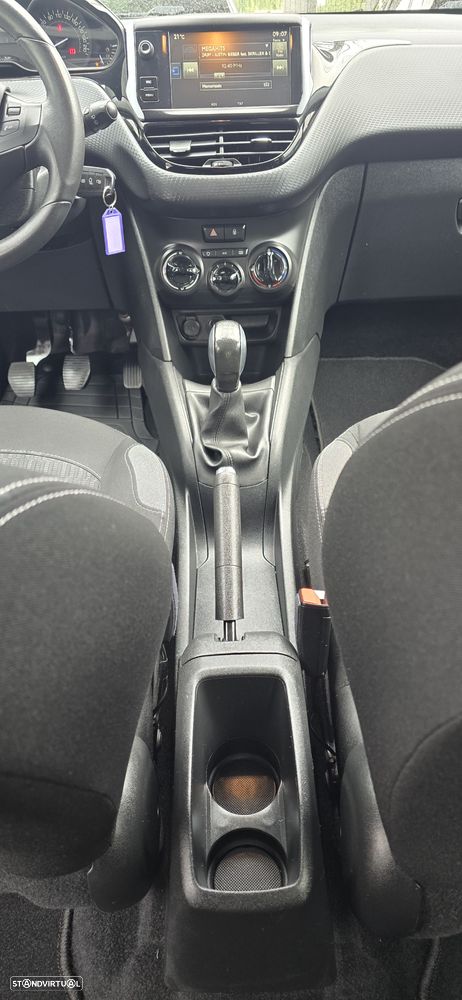 Peugeot 208 1.2 PureTech Style - 22