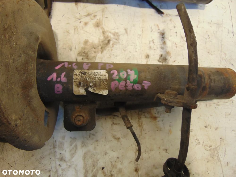 Amortyzatory peugeot 207 1,6 16 v cena sztuka - 3