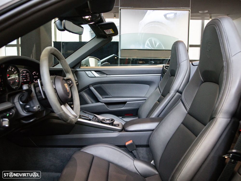 Porsche 911 (992) Carrera Cabriolet PDK - 40