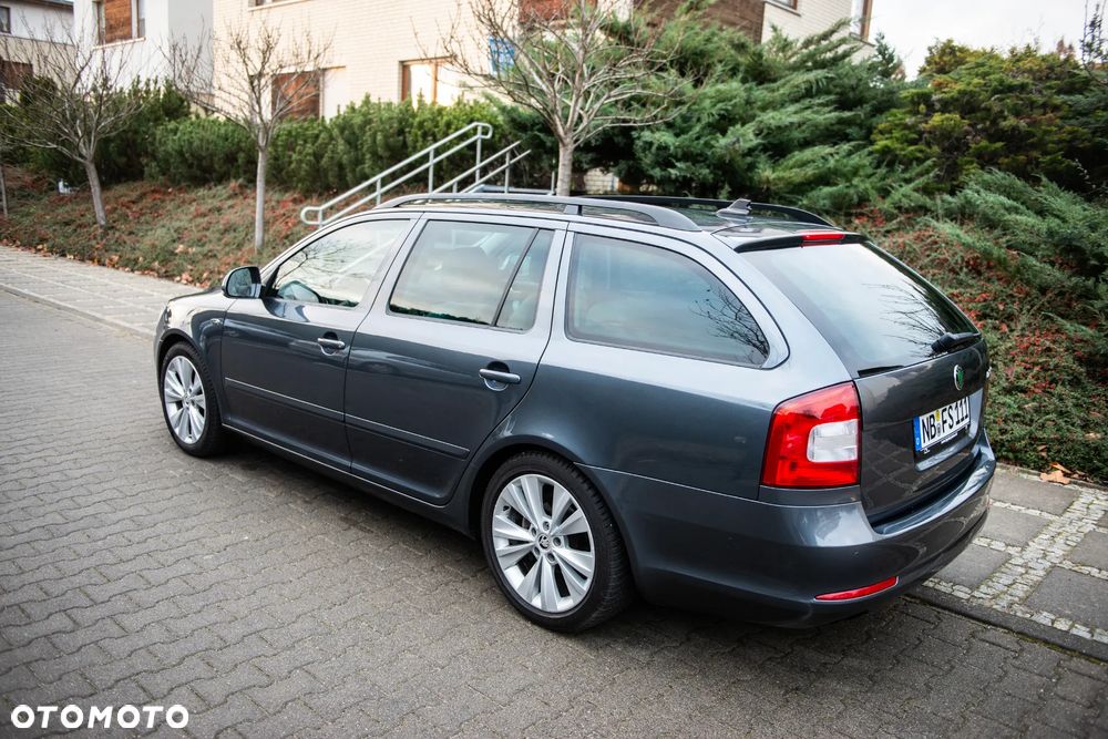 Skoda Octavia 1.8 TSI DSG Laurin & Klement - 4