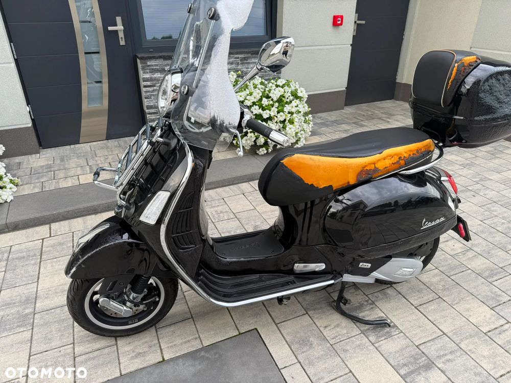Piaggio Vespa - 10