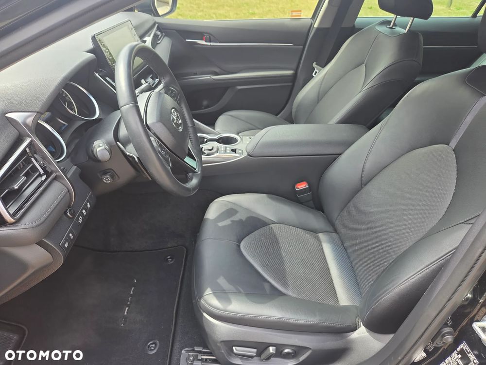 Toyota Camry 2.5 Hybrid Executive CVT - 12