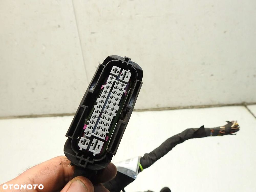 WIĄZKA INSTALACJA KOMORY SILNIKA PRAWA VW PASSAT B1.9 TDI6 3C0927903 - 3
