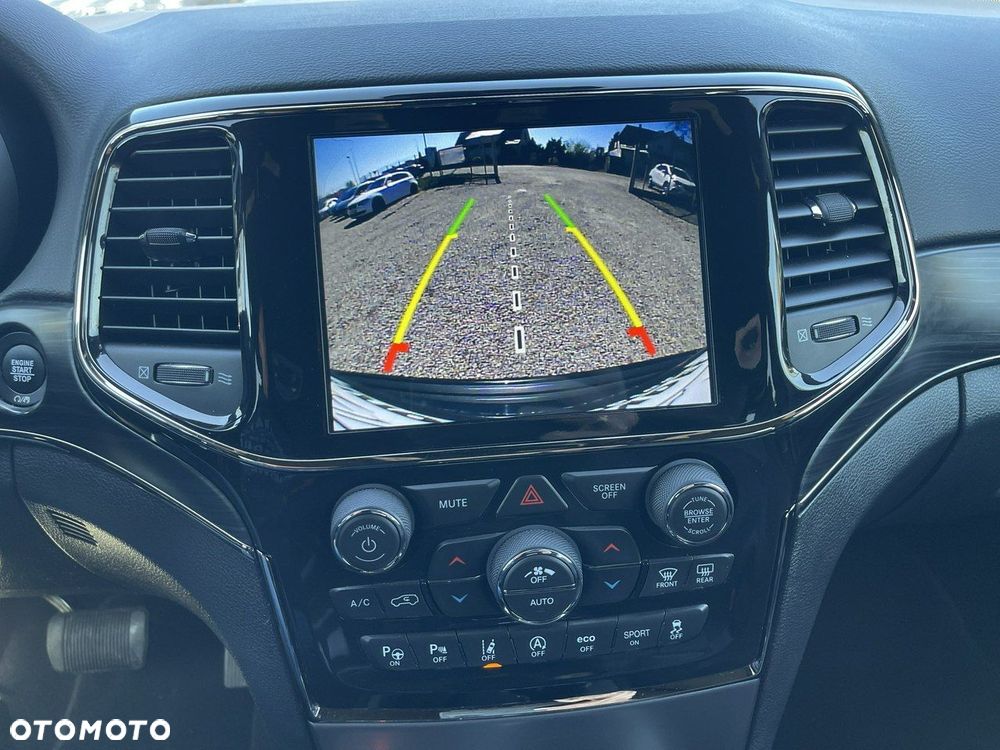 Jeep Grand Cherokee - 13