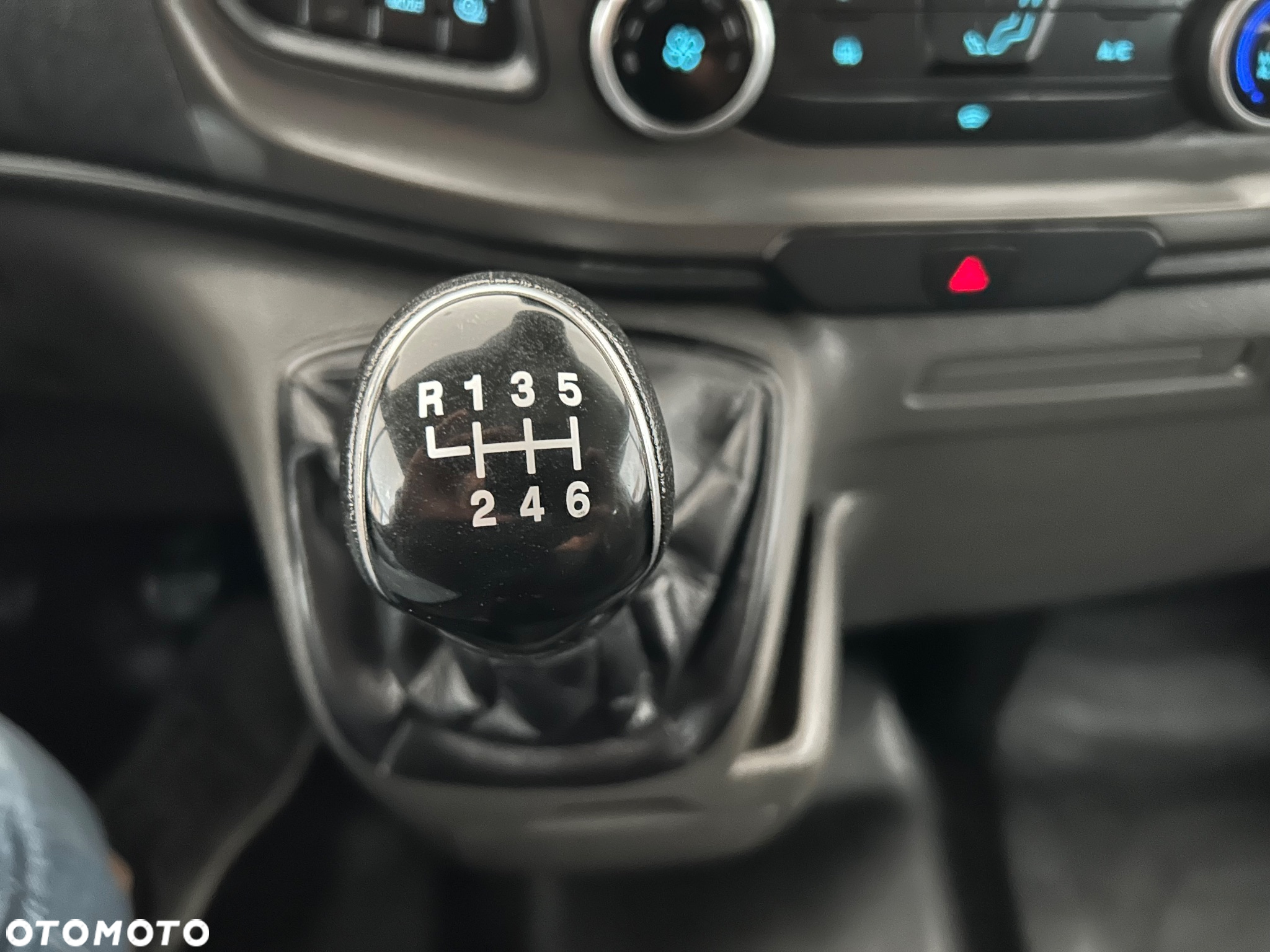 Ford Transit Custom 320 L1H2 VA Trend Nugget - 33