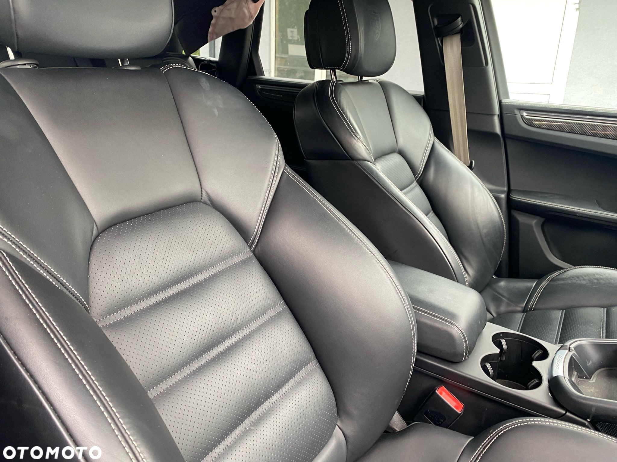 Porsche Macan T - 19