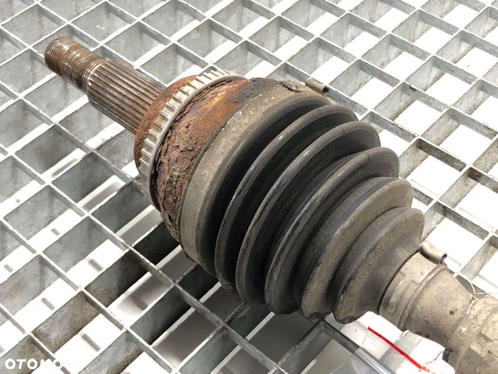 PÓŁOŚ LEWY PRZÓD - 88.00 PLN - TOYOTA COROLLA Verso (ZER_, ZZE12_, R1_) 2004 - 2009 2.2 D-4D - 3