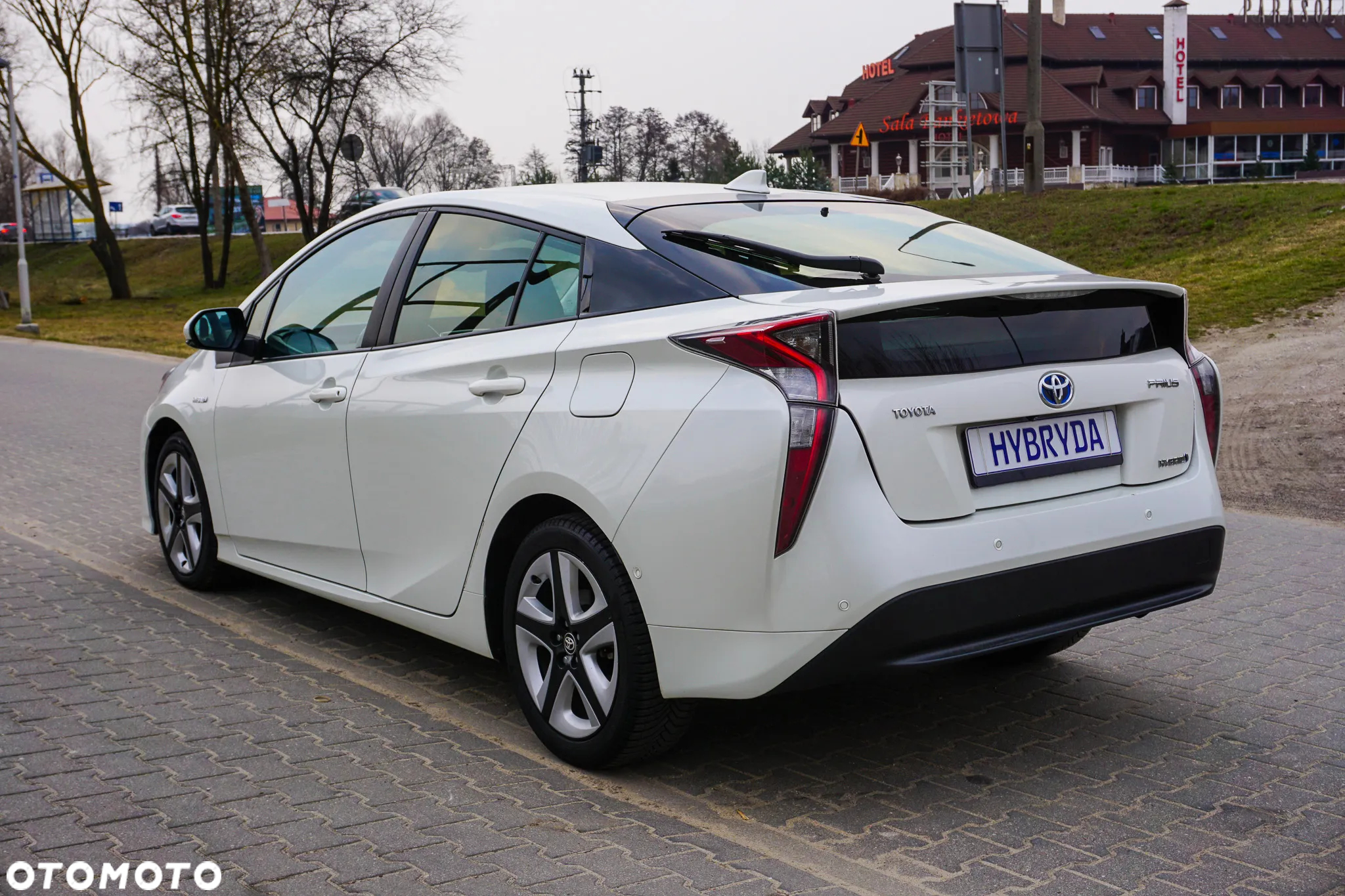 Toyota Prius 1.8 Hybrid Executive - 4
