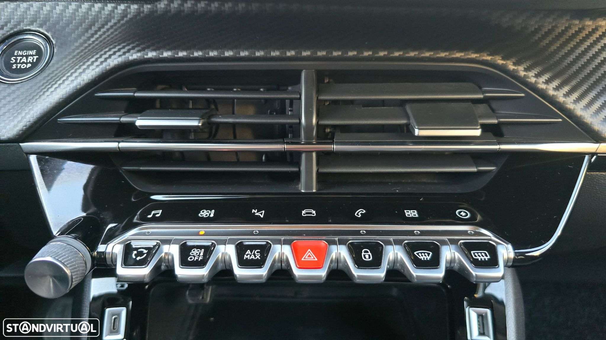Peugeot e-208 Allure - 36