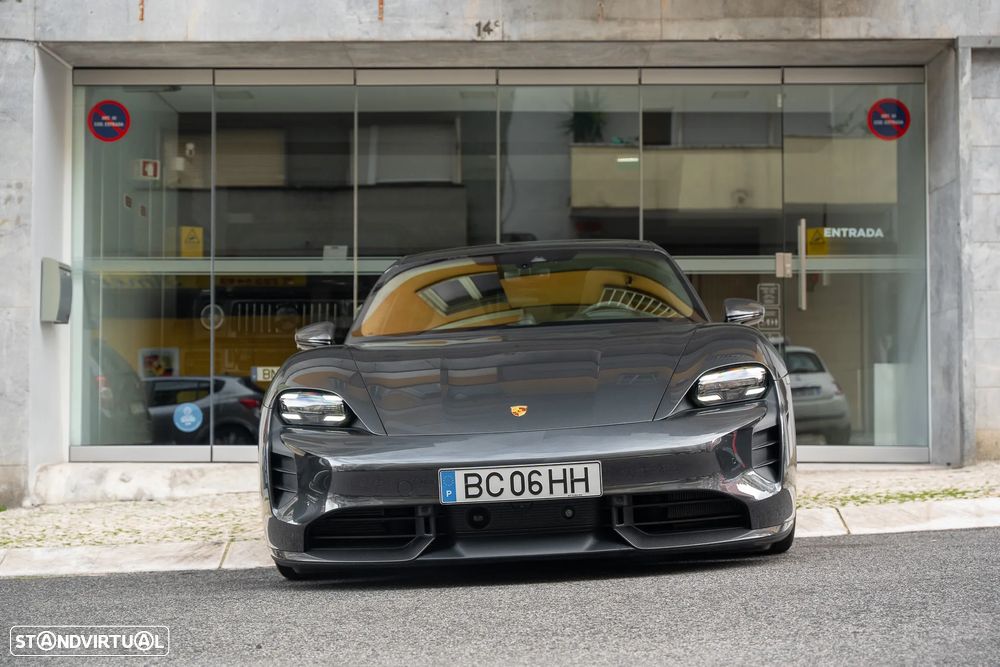Porsche Taycan Sport Turismo GTS - 2