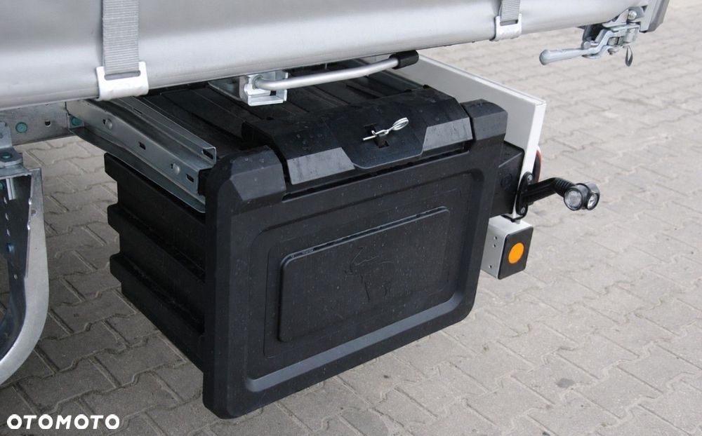 Schmitz Cargobull SCS, Kurtyna - 5