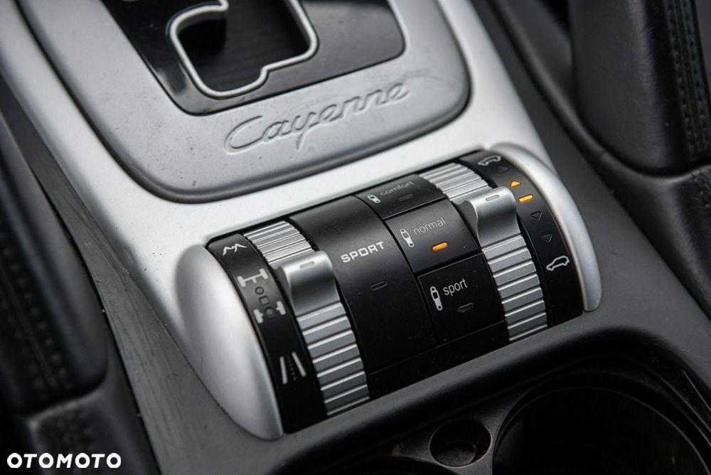 Porsche Cayenne Turbo Tiptronic S - 22