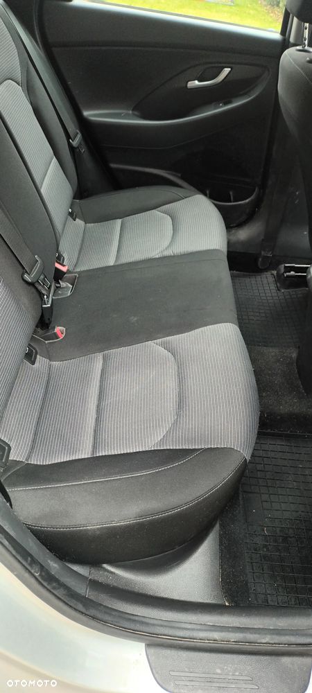 Hyundai i30 1.4 Classic + - 8