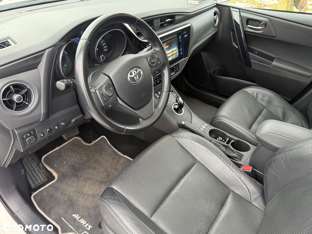 Toyota Auris Hybrid 135 Prestige - 15
