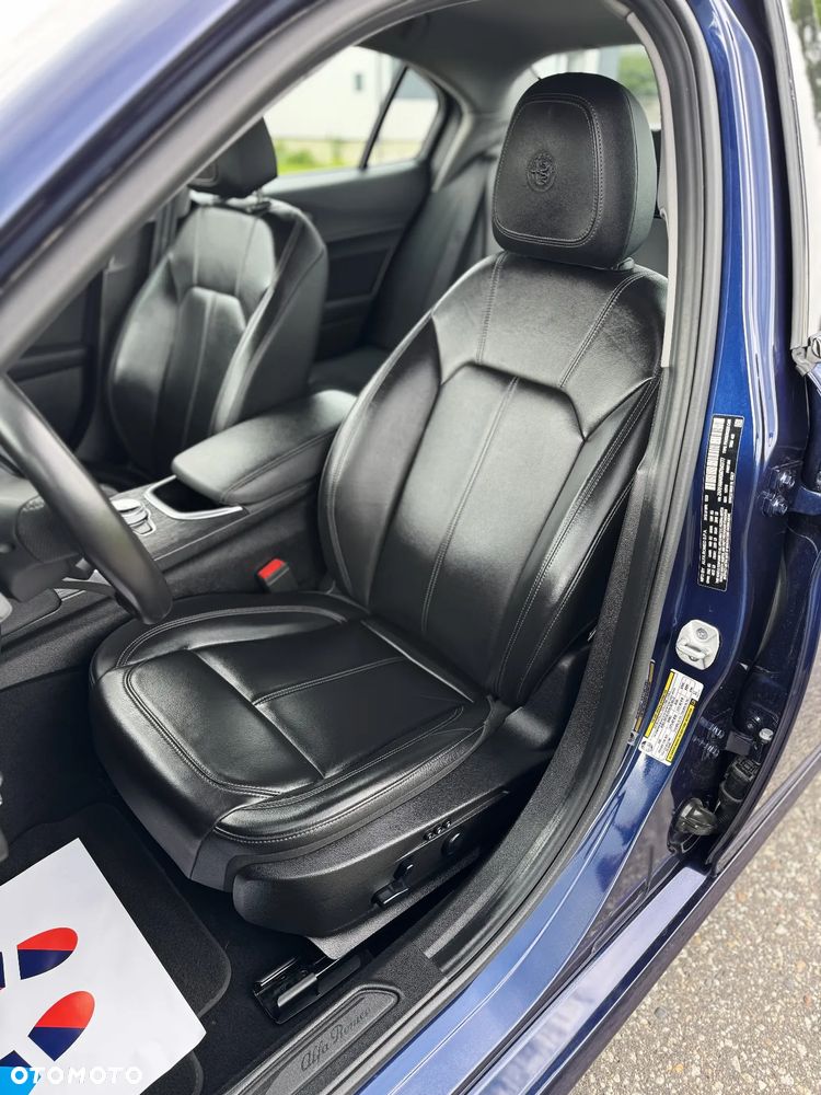 Alfa Romeo Giulia 2.0 Turbo Veloce - 30
