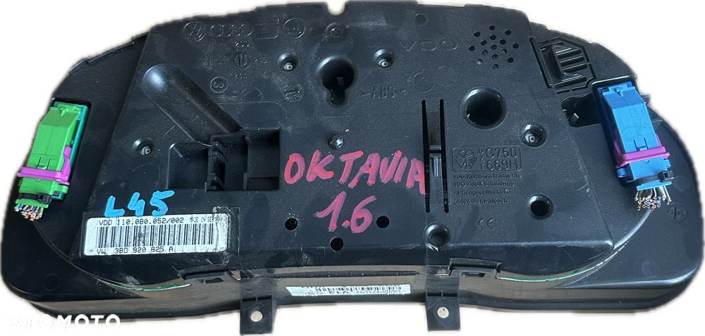Licznik Zegary VW Volkswagen Passat b5 fl 3B0920825A - 2