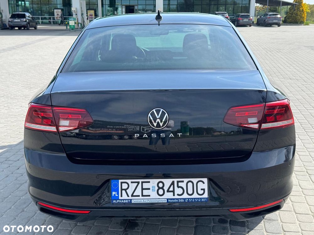 Volkswagen Passat - 9