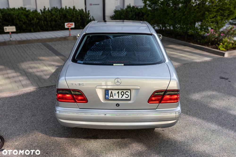 Mercedes-Benz Klasa E - 18