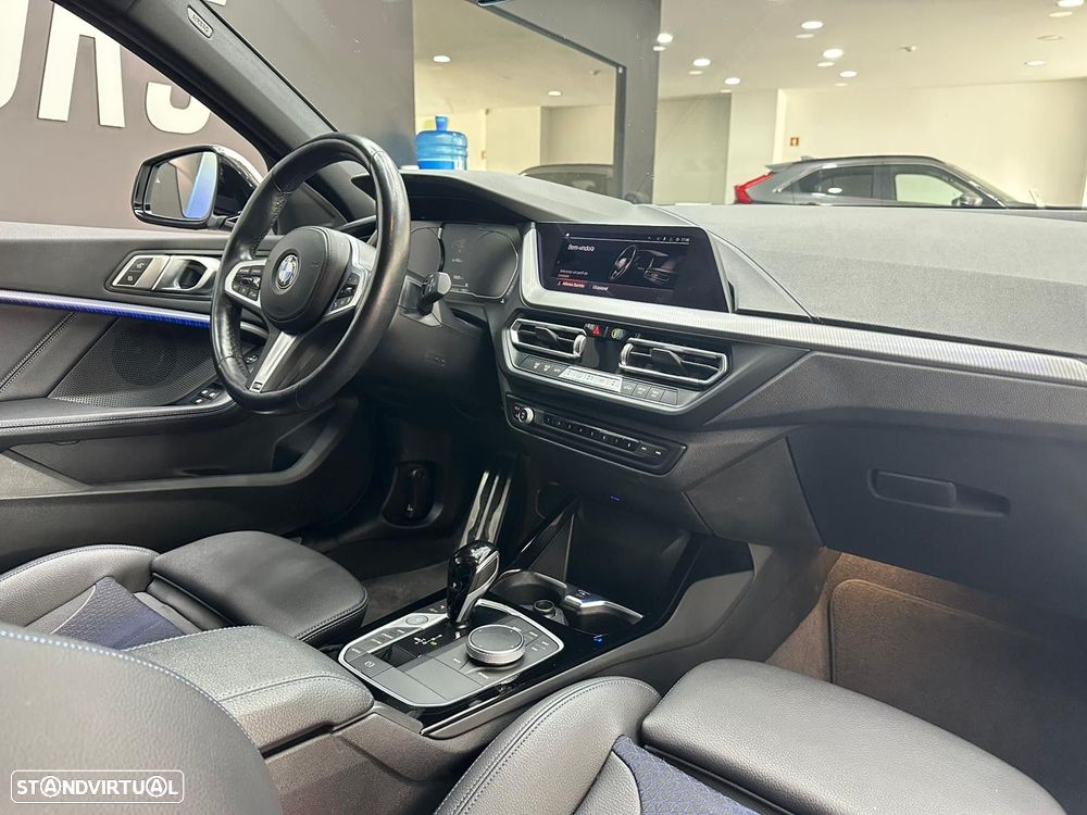 BMW 116 d Pack 50 anos M Auto - 24