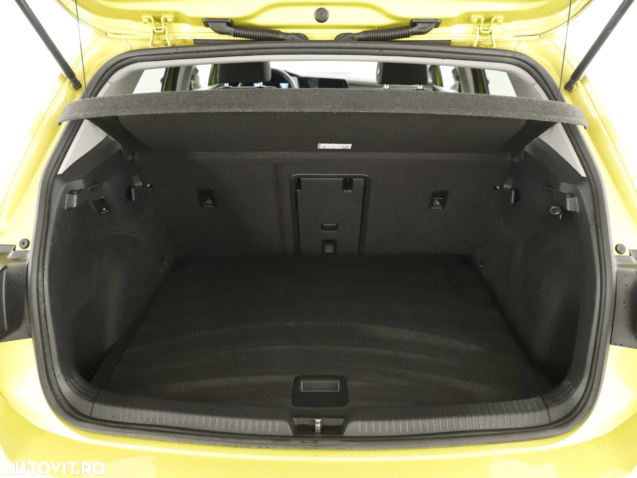 Volkswagen Golf - 11
