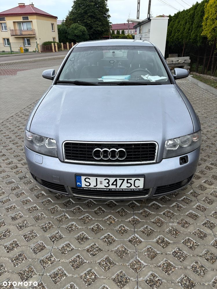 Audi A4 Limousine - 1