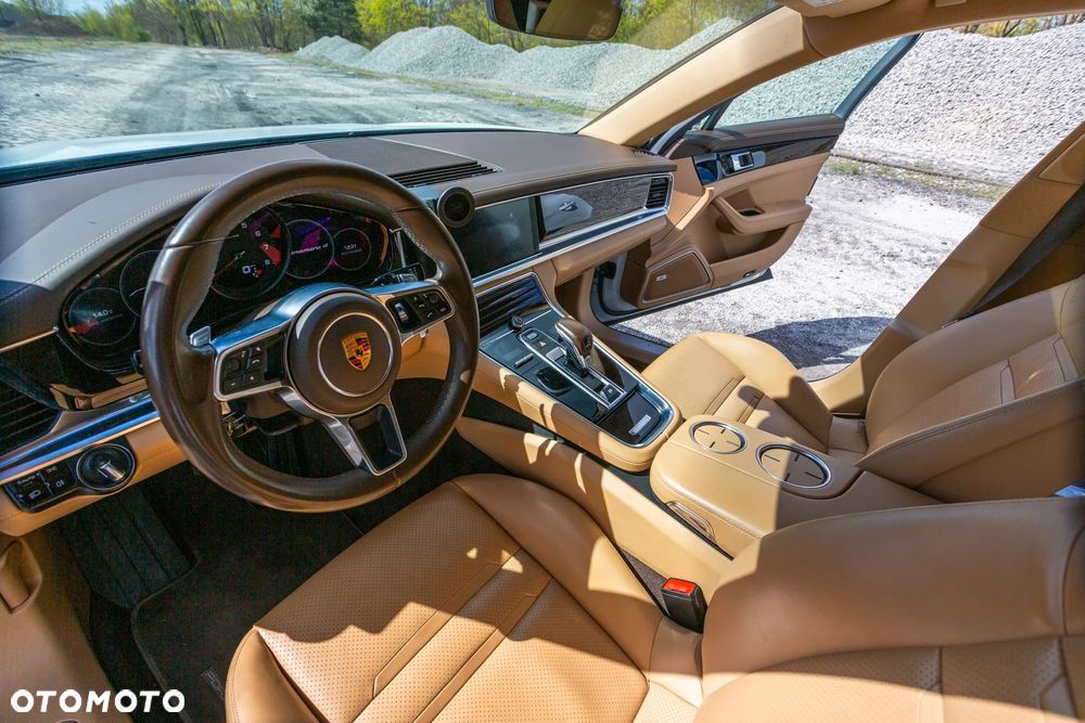 Porsche Panamera 4 Executive - 20