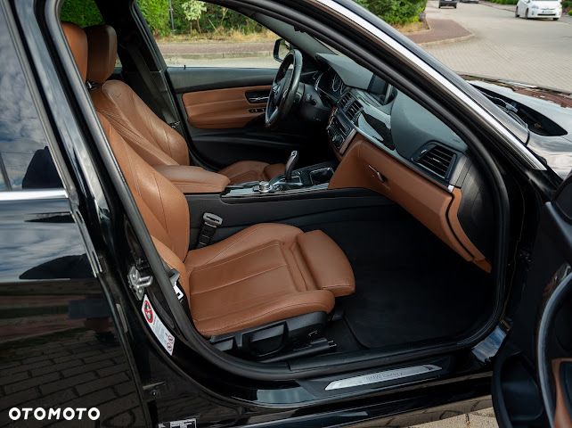 BMW Seria 3 335d xDrive Sport-Aut Luxury Line - 24